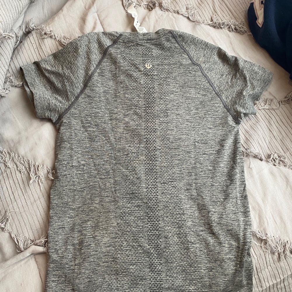 Swiftly Tech Short Sleeve 2.0 
Race